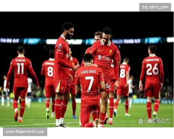 世界杯预选赛葡萄牙迪亚斯头球解围