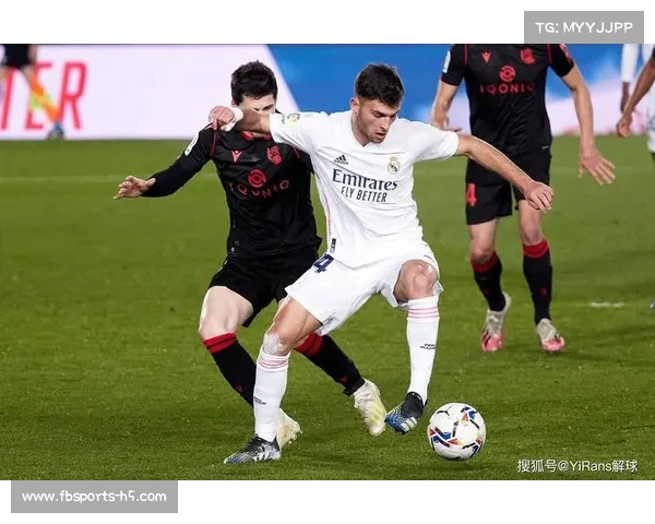 西甲联赛皇家马德里卡塞米罗中场拦截